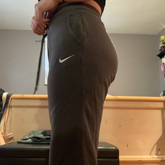 Sweatpants - Picture 2 of 3